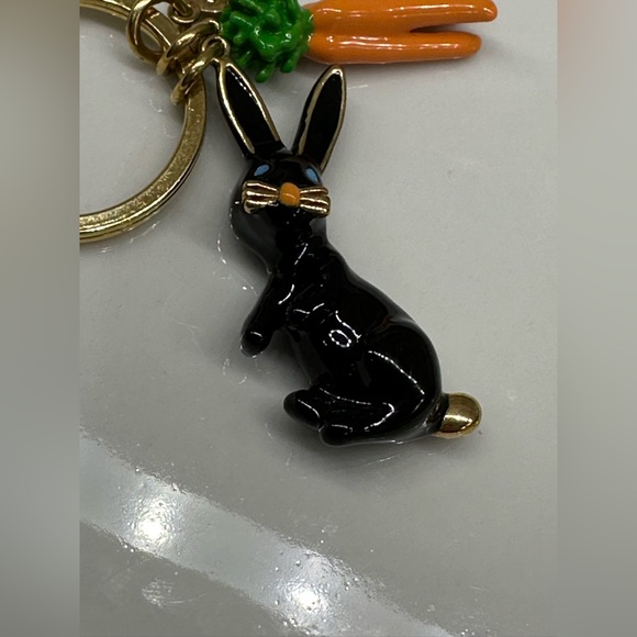 NWOT J. CREW Adorable Enameled Rabbit & Carrot Keychain - Picture 4 of 7